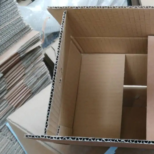 包(bāo)裝紙箱供應(ying)展示